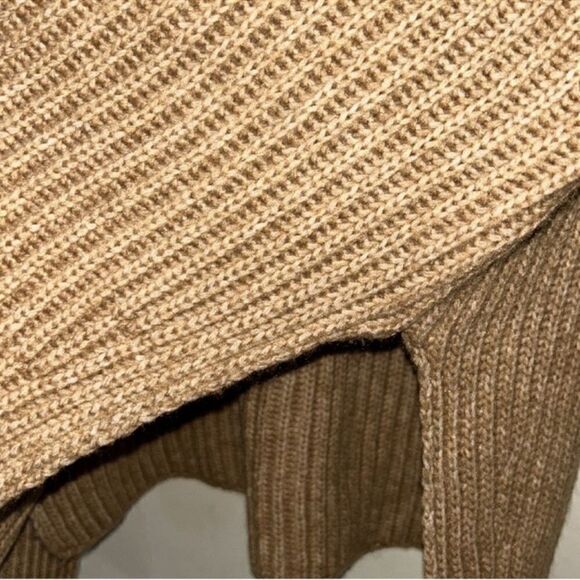 TOPSHOP Women's Topshop Mock Neck
Crop Sweater(Size Medium) - Picture 8 of 8